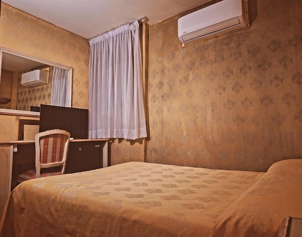Hotel Lux Venetië Buitenkant foto