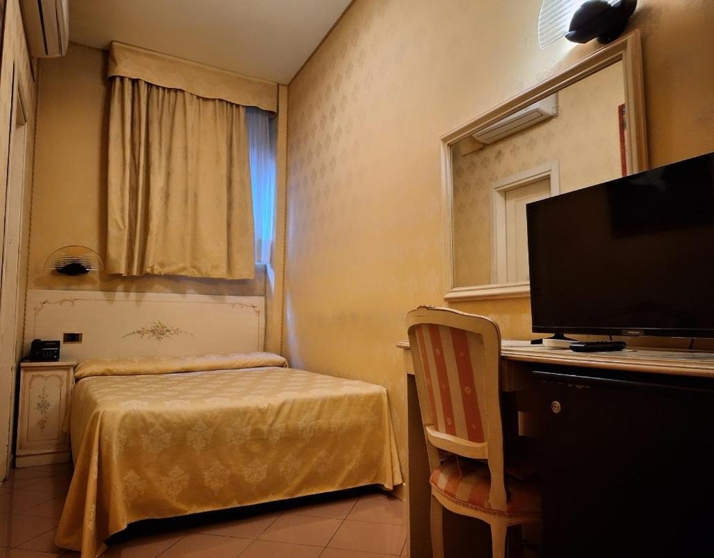 Hotel Lux Venetië Buitenkant foto