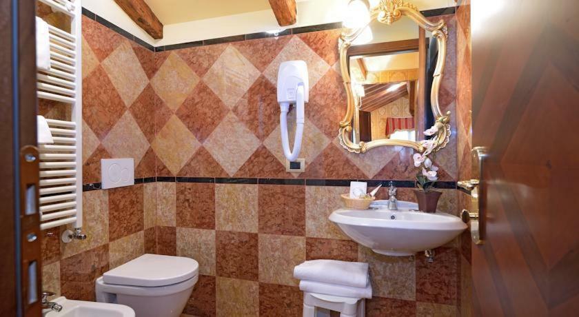 Hotel Lux Venetië Buitenkant foto